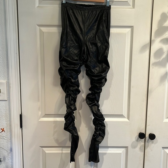 PrettyLittleThing brand size 2 elastic waist PU leggings with rusching on legs - Picture 1 of 4